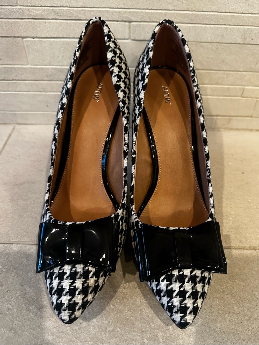 Apt. 9 Black & White Houndstooth Pointed Toe Bow Pumps Size 8.5